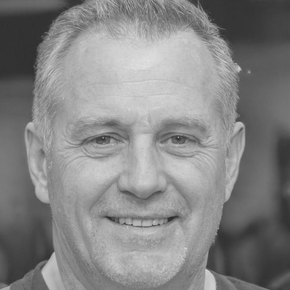 Portret Radosława Kępy, eksperta compliance